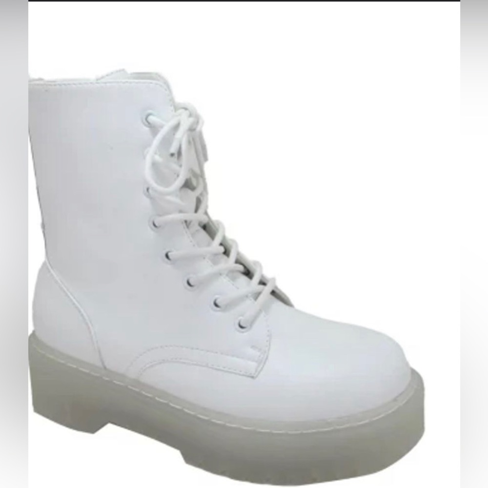 NWT Pop Womens Kaffira Block Heel Work Boots/Size 9 /White